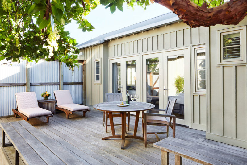 Outdoor patio deck